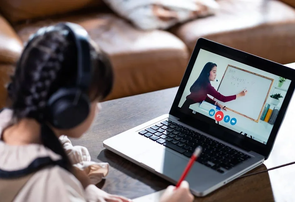 Live virtual learning environment